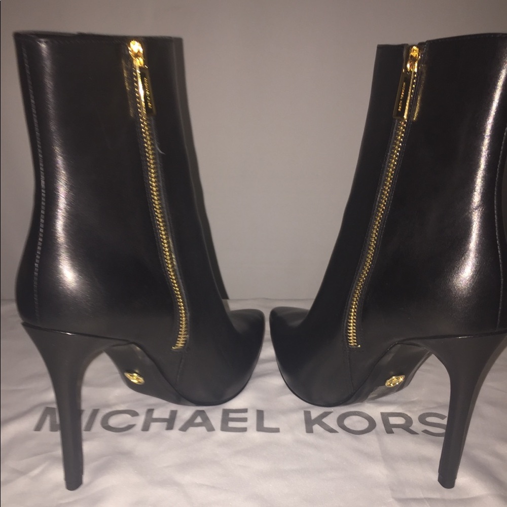 Michael Kors Leona Leather Stiletto booties sz 7M
